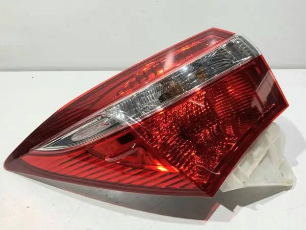 Lampa spate stanga aripa 8156102760 Toyota Corolla (2012-2018)