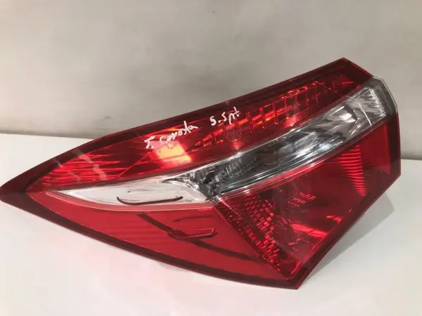 Lampa spate stanga aripa Toyota Corolla (2012-2018)