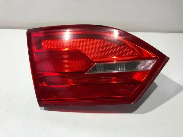 Lampa spate stanga haion 5c6945259a Volkswagen Jetta 4 (1998-2005)