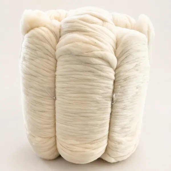Lana Cardata Merinos Alb Premium 8kg, 26 Microni, Fibra 6-8 Cm, Naturala, Spalata, Uscata la Soare, Ideala pentru Felting, Filare, Umplutura, Impletit
