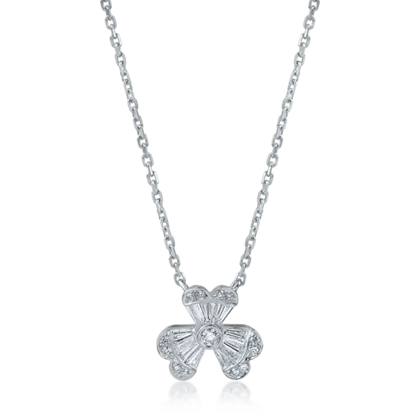Lant cu pandantiv floral din aur alb cu diamante baguette si rotunde de 0.38ct