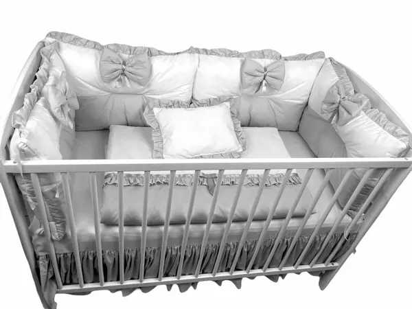 Lenjerie cu 6 aparatori pufoase si fundite Bicolore Gri Pal 140x70 cm
