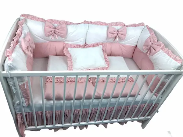 Lenjerie cu 6 aparatori pufoase si fundite Bicolore Roz Pal 120x60 cm