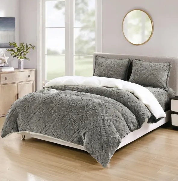 Lenjerie de Pat Dublu, CoCoLiNo Ultra Pufoasa, cu Blanita Sherpa Alba, 4 piese, Cearsaf cu ELASTIC, Model Traditional 3D, Gri inchis