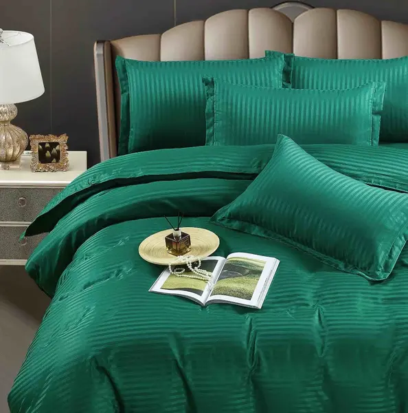 Lenjerie HoReCa, pat dublu, Damasc Finetat Deluxe cu Elastic, 6 piese, Jojo Home, Verde Smarald