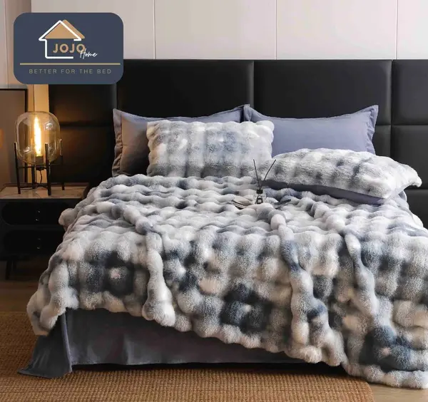 Lenjerie Luxury Pat Dublu, Jojo Home, ExtraPufoasa, din Blanita Artificiala tip Iepure, 6 piese, Gri Albastru, degrade