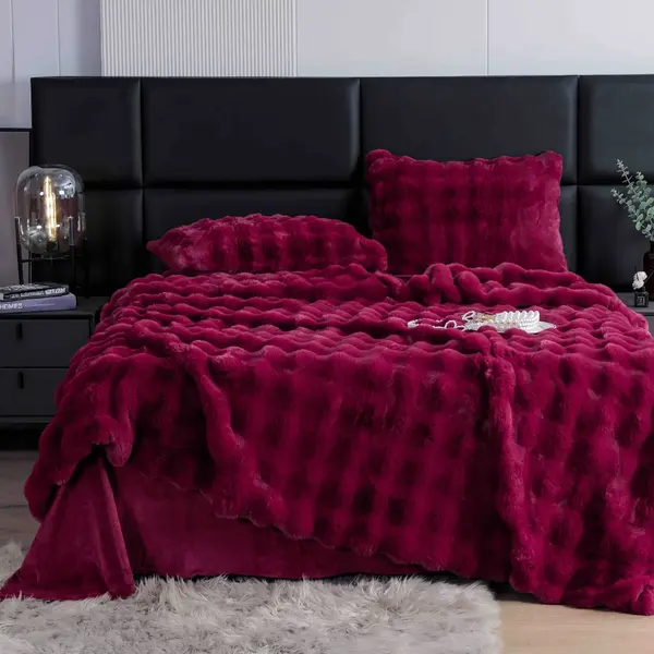 Lenjerie Luxury Pat Dublu, Jojo Home, ExtraPufoasa, din Blanita Artificiala tip Iepure, 6 piese, Grena
