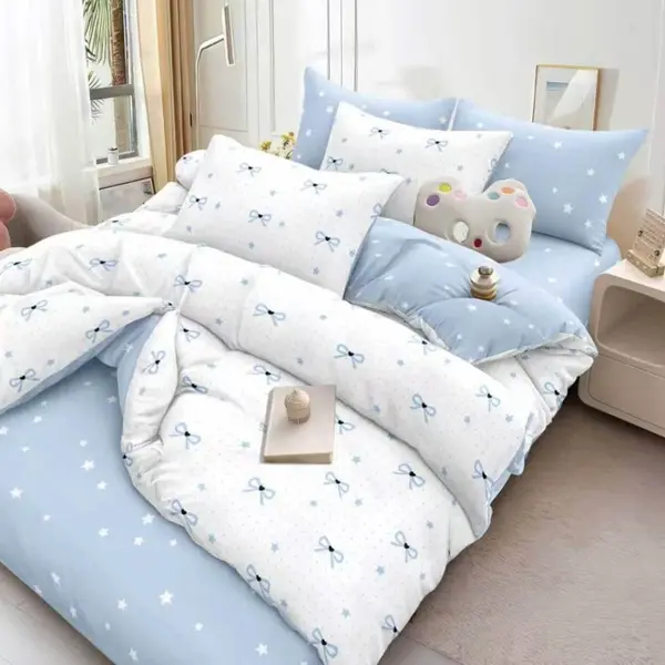 Lenjerie pat dublu bumbac satinat - 3 Bucati 219 Lei - Alb Bleu fundite