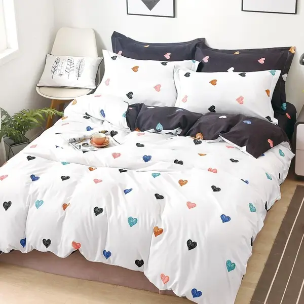 Lenjerie pat dublu bumbac satinat - 3 Bucati 219 Lei - Alb inimioare colorate