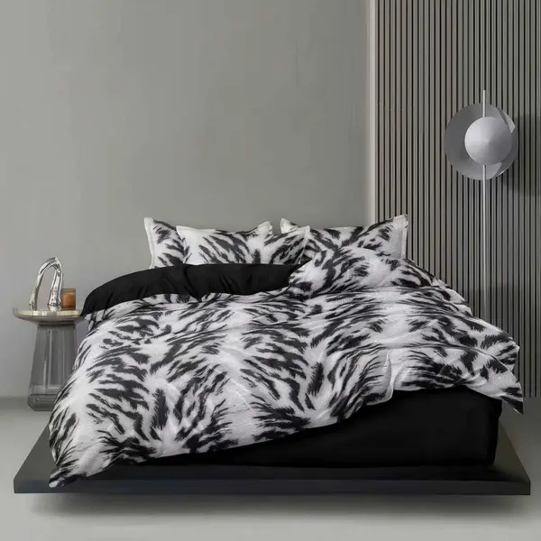 Lenjerie pat dublu bumbac satinat - 3 Bucati 219 Lei - Alb Negru animal print