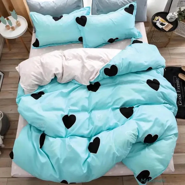 Lenjerie pat dublu bumbac satinat - 3 Bucati 219 Lei - Bleu inimioare