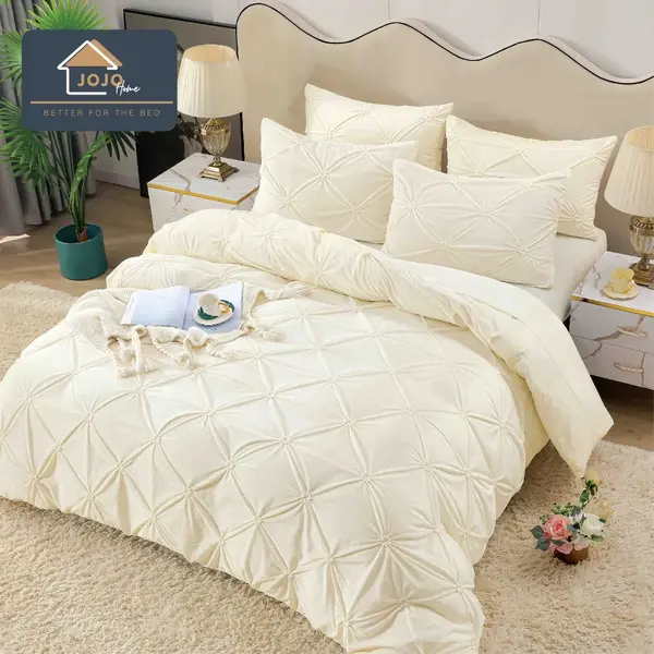 Lenjerie pat dublu, Catifea Deluxe, cu pliuri brodate, 4 piese, Jojo Home, Crem