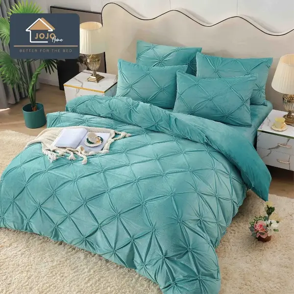 Lenjerie pat dublu, Catifea Deluxe, cu pliuri brodate, 4 piese, Jojo Home, Aqua