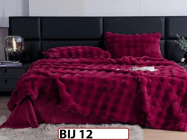 Lenjerie pentru pat dublu extra pufoasa din Blanita artificiala de Iepure din 6 piese - BIJ12