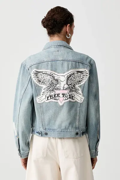 Levi's geacă de blugi pentru femei ROAD WORN TRUCKER x PRIDE