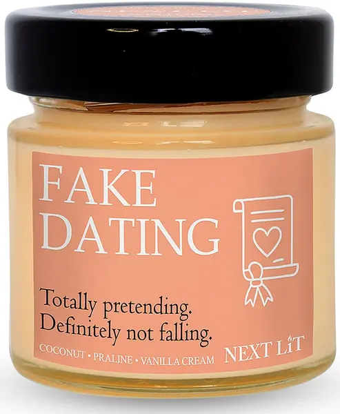 Lumânare parfumată Next Lit Burning Tropes - Fake Dating, 100 g