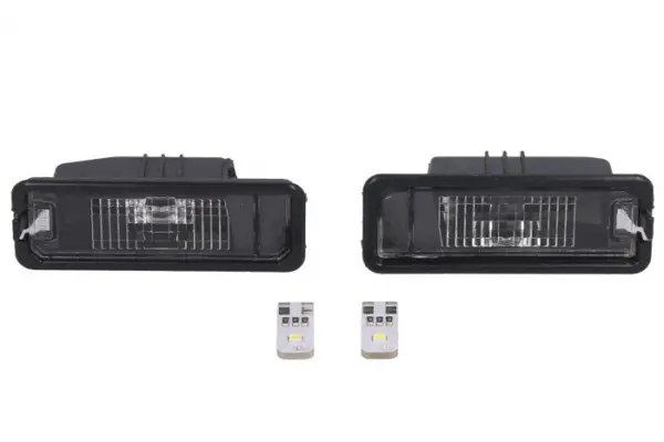 Lumina numar inmatriculare (LED, 2 buc.) potrivit PORSCHE CAYENNE II 92A 958; SEAT ALTEA, EXEO, IBIZA IV 6J, IBIZA IV 6P, IBIZA V 6F, LEON 1P, LEON 5F, TOLEDO IV KG3; SKODA SUPERB II; VW AMAROK 2H 10.
