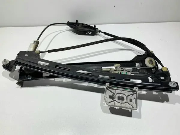 Macara geam electric dreapta fata 3C8837462G Volkswagen Passat CC (2008-2012)