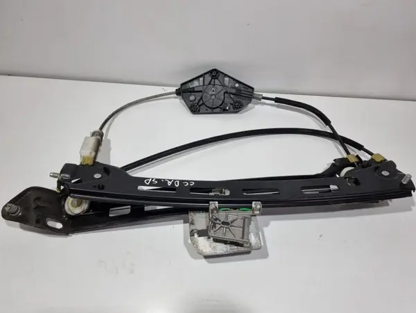 Macara geam electric dreapta spate Volkswagen Passat CC (2008-2012)