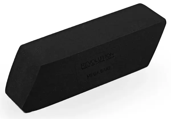 Makeup Revolution Blender de machiaj Mega Bake