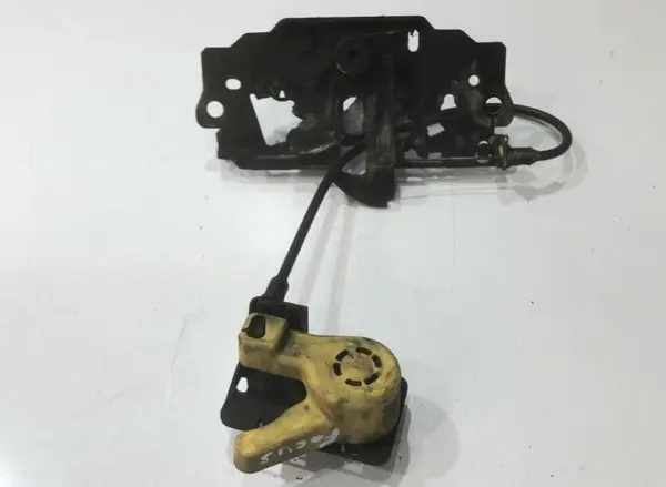 Maner deschidere capota Ford Focus 3 (2011-2015)
