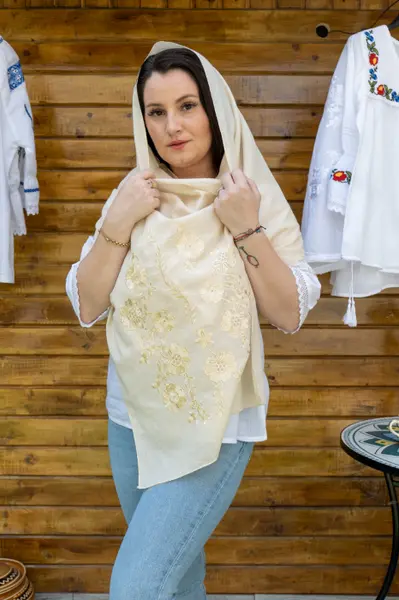 Marama cu broderie 16