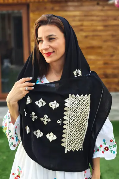 Marama cu broderie 19