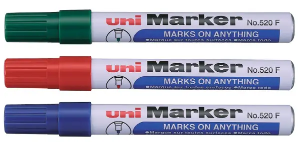 Marker permanent Uniball pe baza de ulei – Verde
