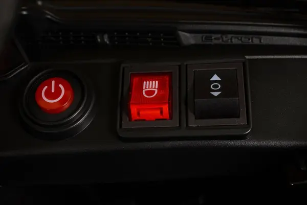 Masinuta electrica pentru copii Audi SQ8 E-Tron Blue vopsit,roti EVA,telecomanda 2.4G,2 motoarex25w,lumini LED,unitate audio cu BluetoothUSBMP3,volum reglabil,acumulator 12V7Ah,pornire la buton,centura,sarcina admisa 25kg