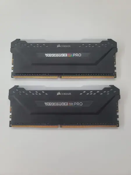 Memorii Corsair Vengeance RGB PRO 16GB(2x8GB), DDR4, 3200MHz, CL16, Dual Channel