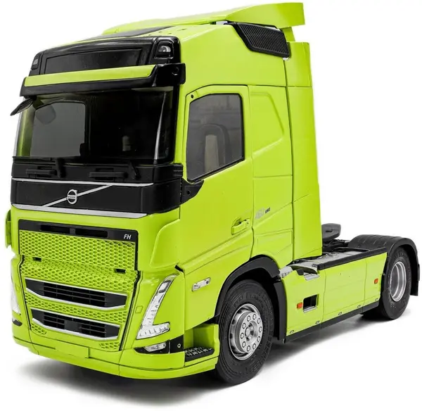 Model de colecție SOLIDO Modern: Camioane - Volvo Trucks FH Globetrotter XL, Neon Green, 2023