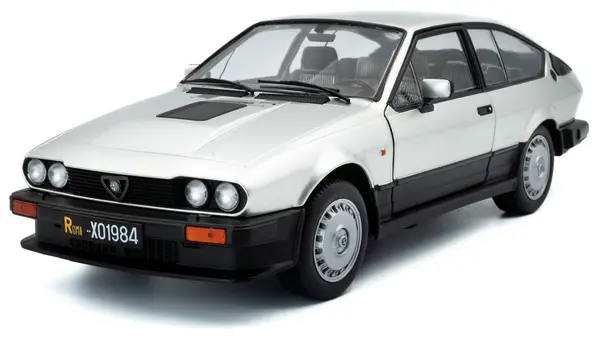 Model de colecție SOLIDO Moderne: Automobile - Alfa Romeo Alfetta GTV 6, Silver, 1984