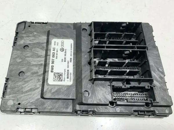 Modul confort bcm 8W0907063AC Audi A4 (2015-2019) [8W2, B9] 2.0 tdi DEUA