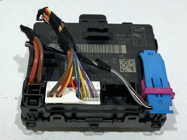 Modul usa dreapta fata 5Q0959592F Audi Q3 facelift (2014-2018)