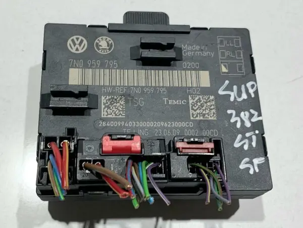 Modul usa stanga spate 7N0959795 Skoda Superb 2 (2008-2013)