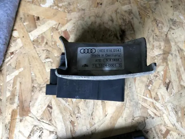 Modul valva suspensie aer 4E0616014 Audi A8 (2002-2009) [4E] D3