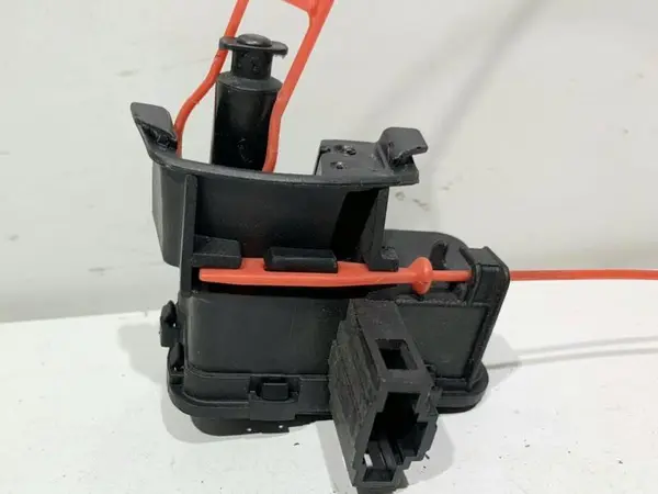 Motoras / actuator usa rezervor 8K0862153H Audi A4 facelift (2011-2015) [B8.5]