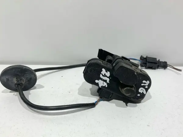 Motoras / actuator usa rezervor Volkswagen Tiguan (2007-2011)