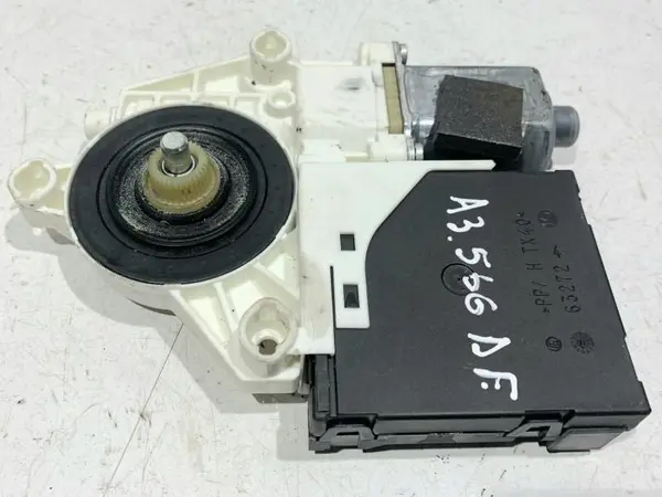 Motoras macara geam cu modul dreapta fata 8P0959802Q Audi A3 (2003-2008) [8P1]