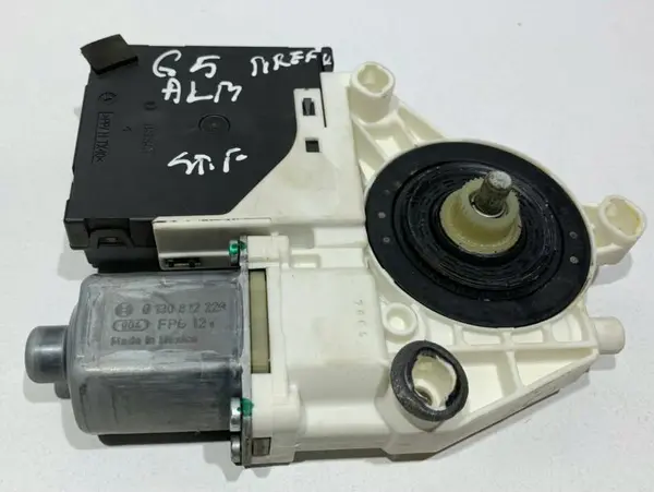 Motoras macara geam cu modul stanga fata 1K5837401AM Skoda Octavia 2 (2004-2008)