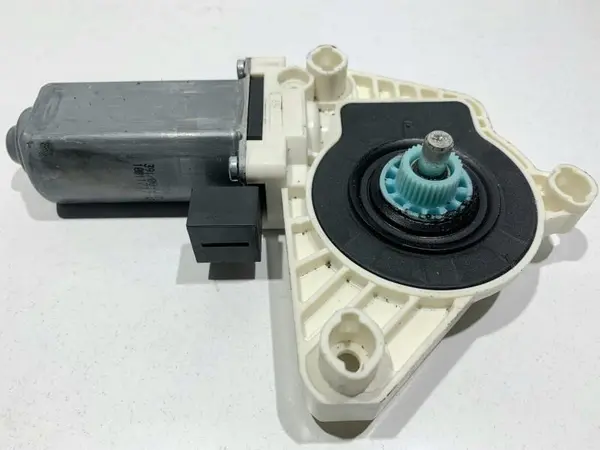 Motoras macara geam dreapta fata 5Q4959802B Volkswagen Golf 7 (2012-2017)