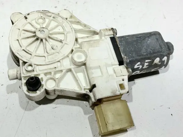 Motoras macara geam dreapta fata 6927028 BMW Seria 1 LCI (2008-2011) (E81,E87)