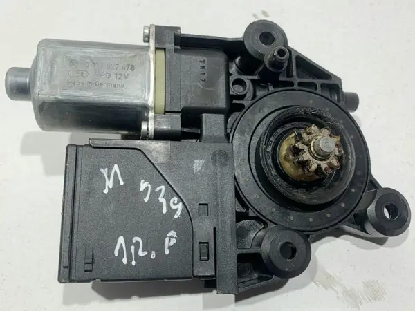 Motoras macara geam dreapta fata 807301396R Renault Megane 3 (2008-2012)