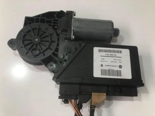 Motoras macara geam dreapta spate 3d0959794e Volkswagen Touareg (2002-2006)