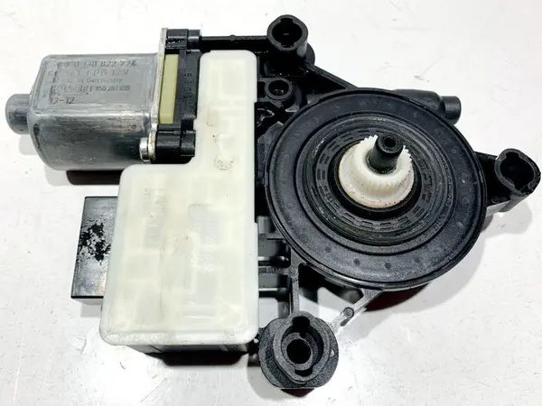 Motoras macara geam dreapta spate 5Q0959812A Skoda Octavia 3 (2013-2017 )
