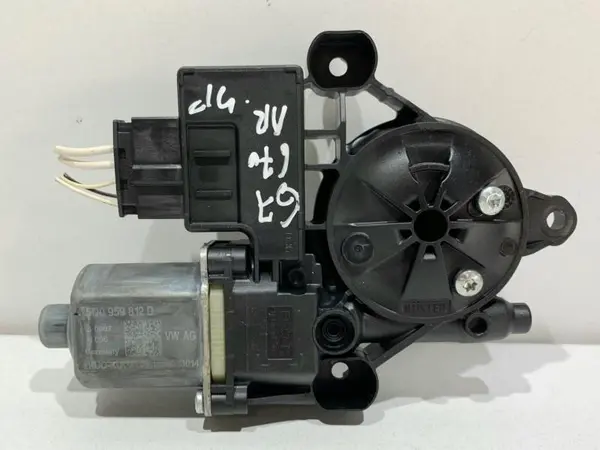 Motoras macara geam dreapta spate 5Q0959812D Volkswagen Golf 7 (2012-2017)