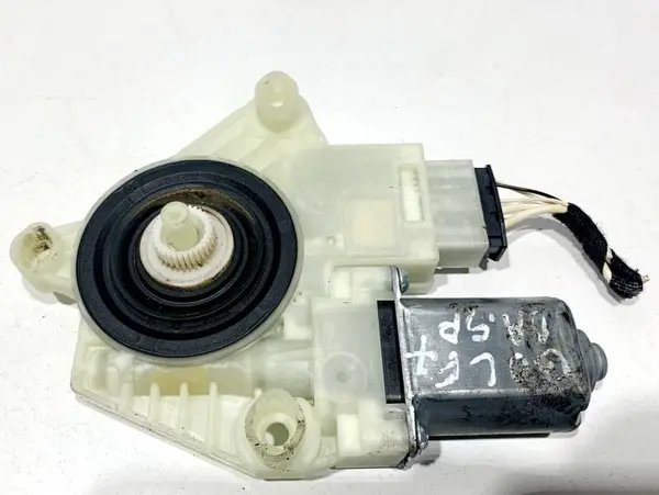 Motoras macara geam dreapta spate 5Q4959812D Volkswagen Golf 7 (2012-2017)