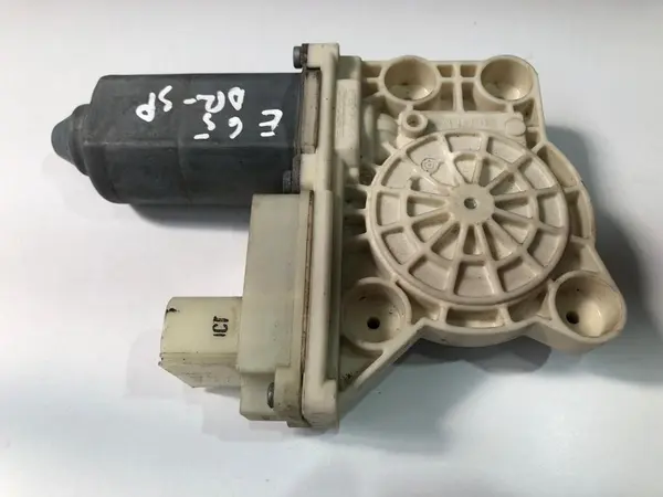 Motoras macara geam dreapta spate 67628382 BMW Seria 7 (2001-2008) [E65, E66]