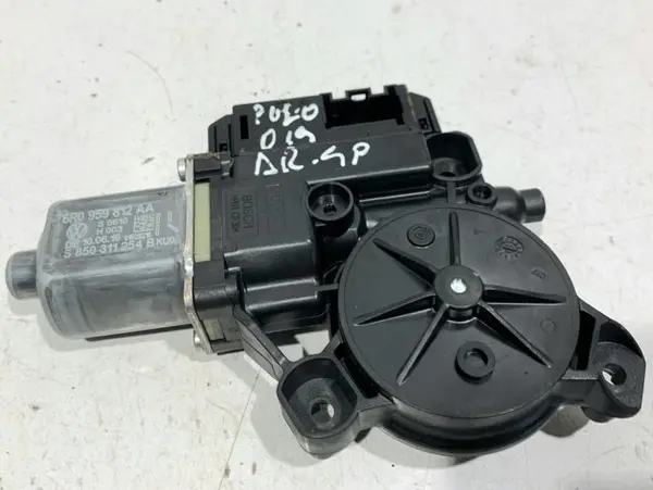 Motoras macara geam dreapta spate 6R0959812AA Volkswagen Polo 5 facelift (2014-2017)