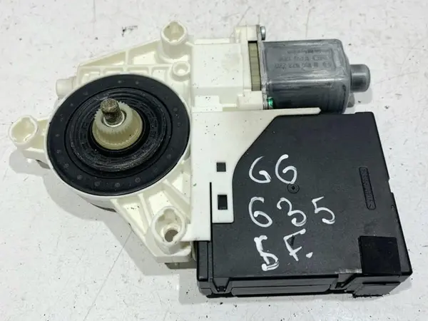 Motoras macara geam stanga fata 1K5837401BD Volkswagen Jetta 5 (2005-2010)